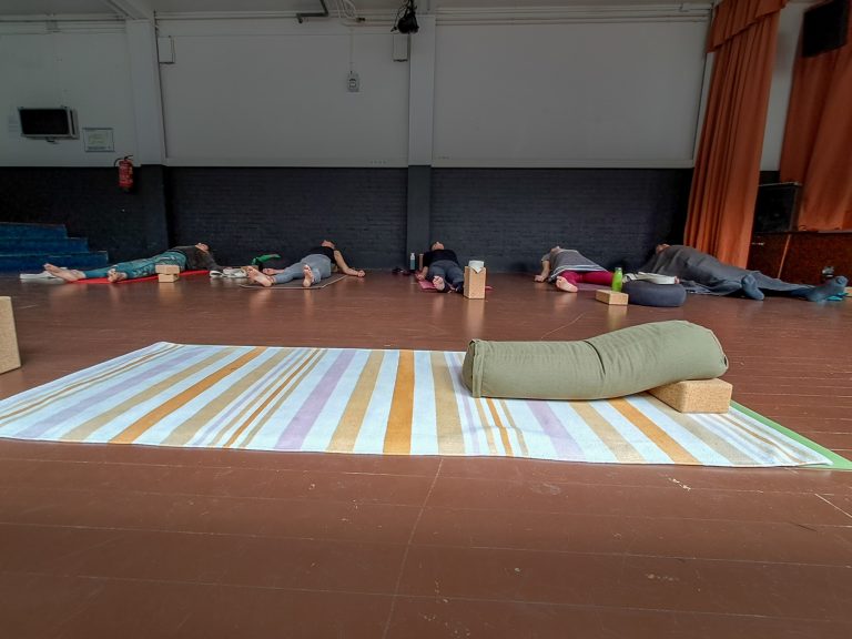 Yoga class Tuesday 15 Oct, 19:00 @Nieuwe Sint Jansstraat 35