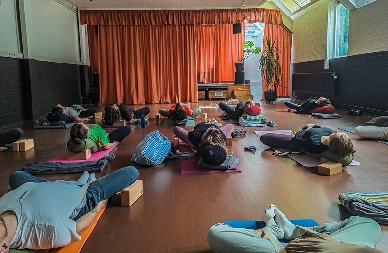 Yoga class Sunday 28 September, 11:00-12:15 @Nieuwe Sint Jansstraat 35