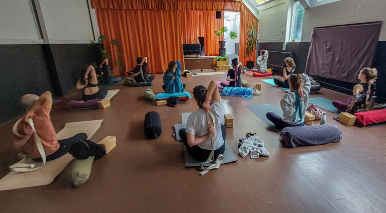Yoga class Sunday 26 Oct, 11:00-12:15 @Nieuwe Sint Jansstraat 35